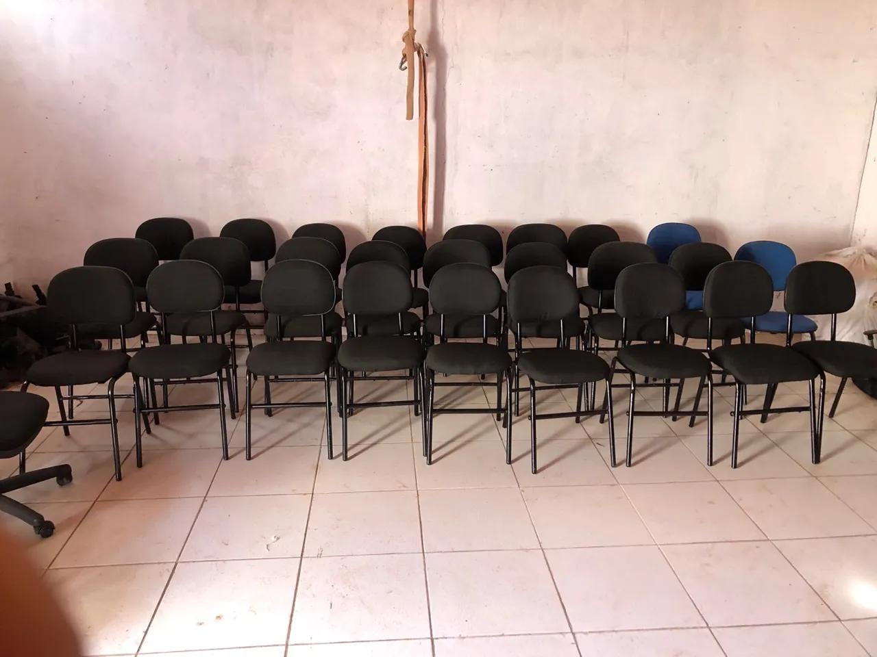 Cadeiras fixas 160,00 unidade