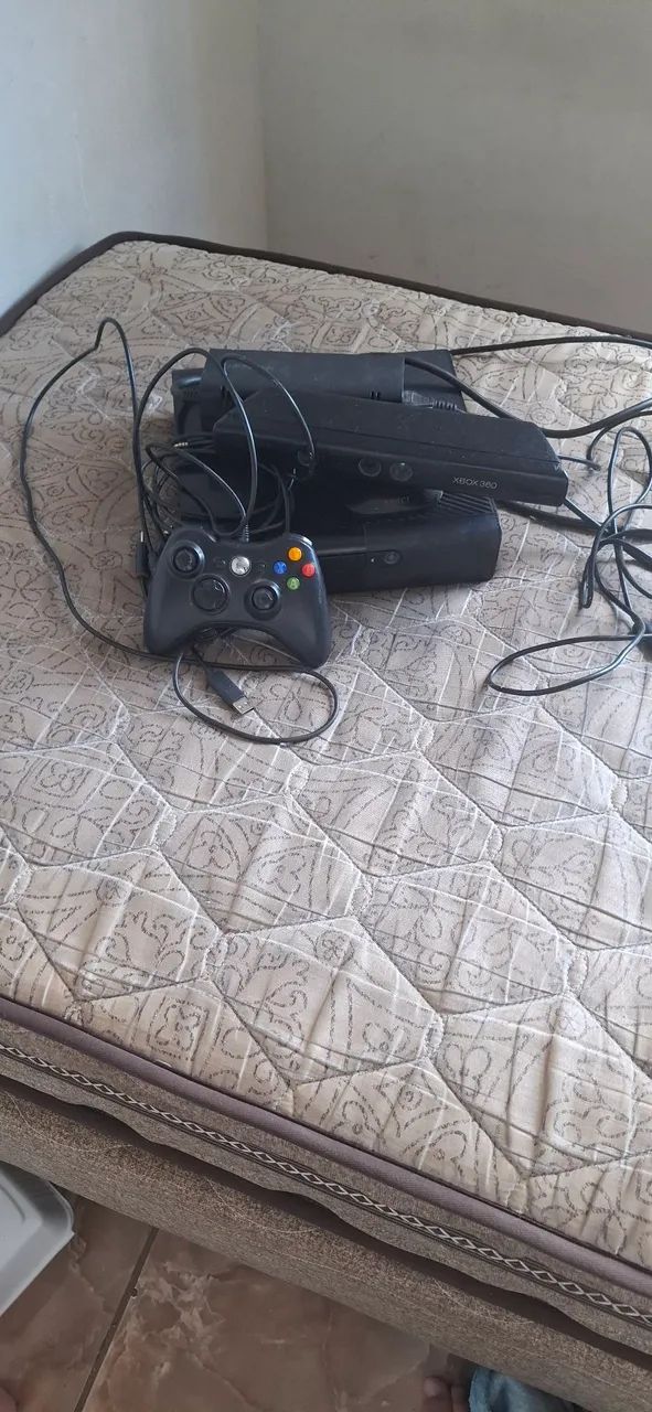 Vendo Xbox 360 com defeito de luz vermelha  - Foto 4
