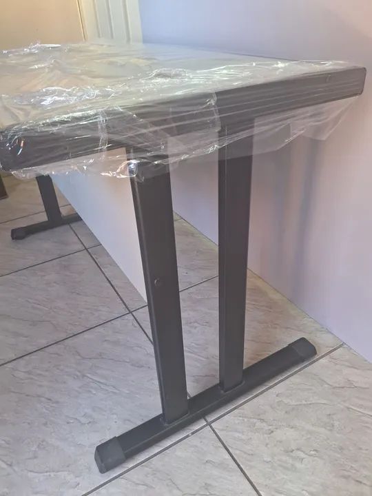 Mesa de escritório - Pouco usada - NOVINHA  - Foto 6