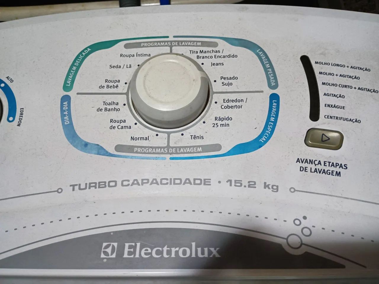 Máquina de lavar roupa Eletrolux 15kg com defeito na placa eletrônica 