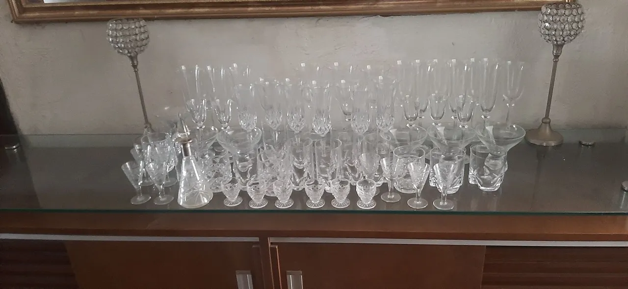 Conjunto de Taças e Copos de Cristal