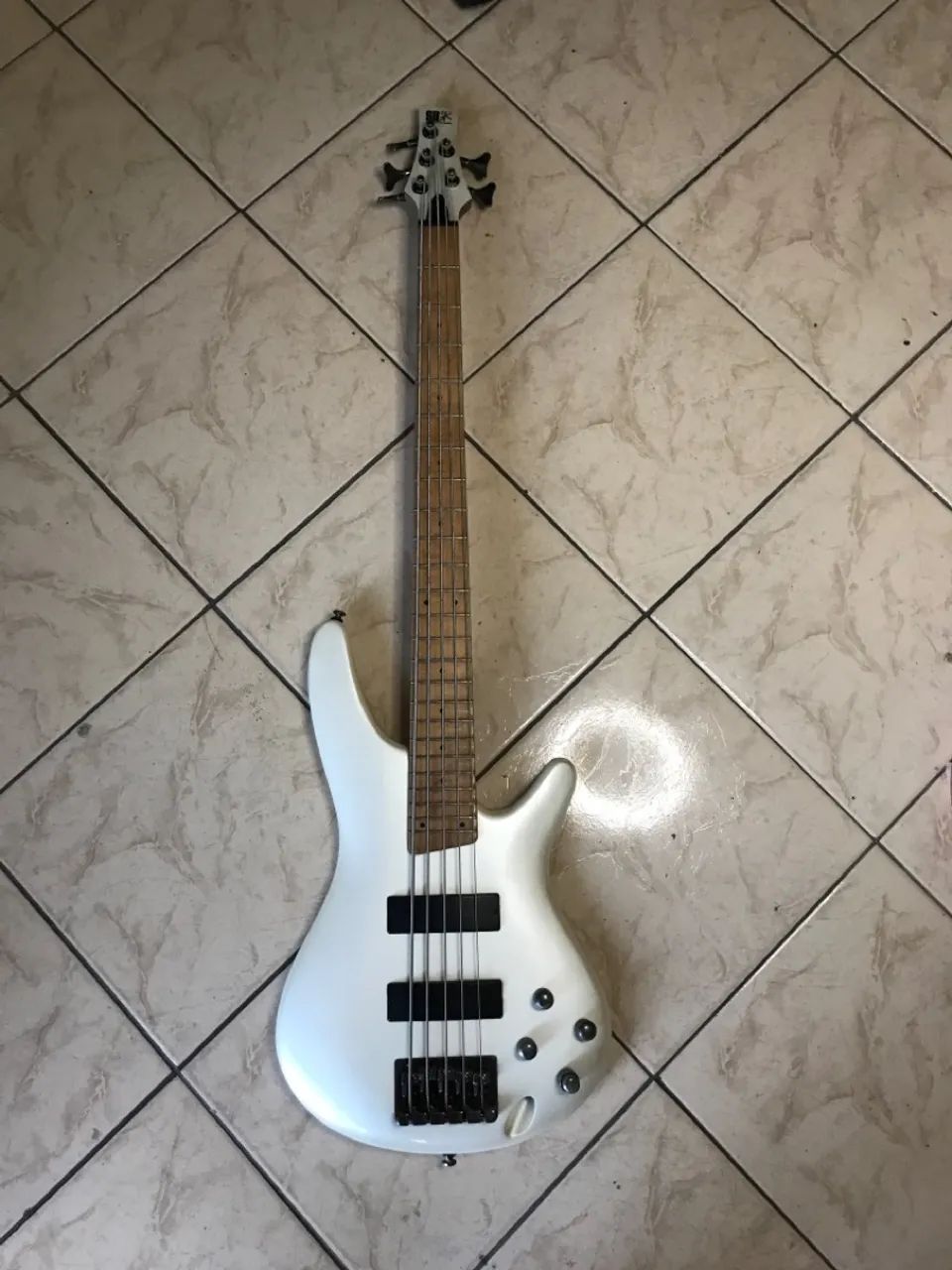 Contra Baixo Ibanez SR305M - Pearl White - Korn - K5 - Fieldy