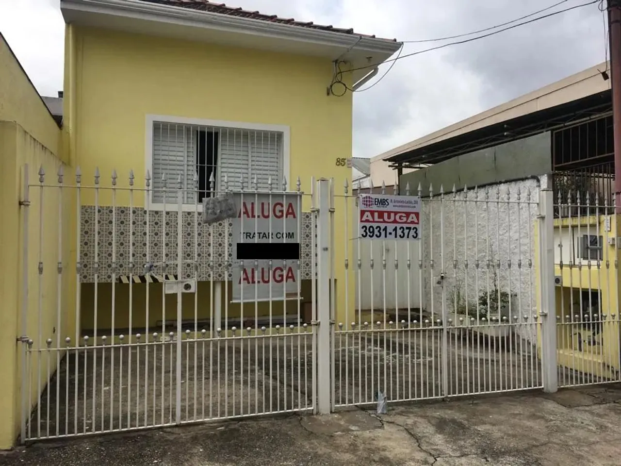 Casa com quintal para alugar na V. Anastácio