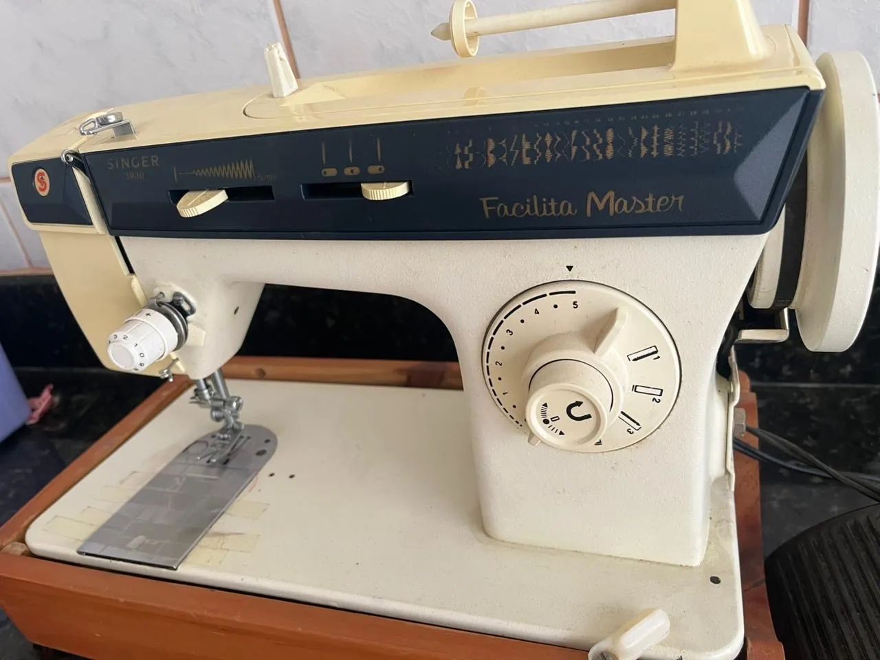 Máquina de Costurar Singer 3930 - Foto 5