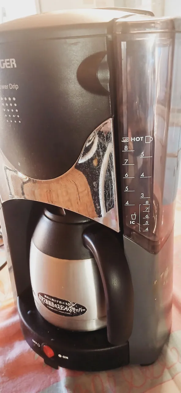 Cafeteira Elétrica com Jarra Térmica