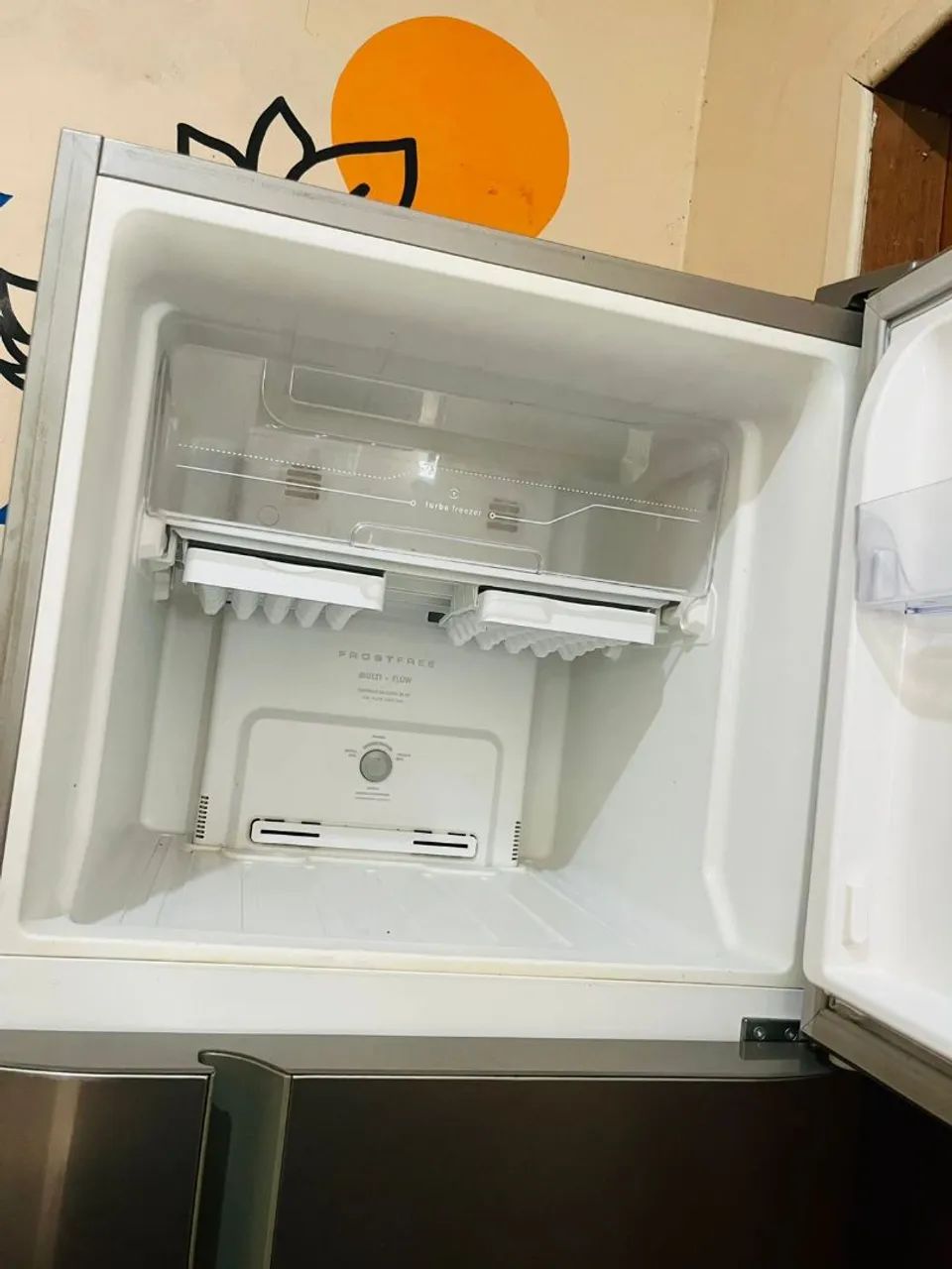 Geladeira Frost Free Precisando apenas trocar o Compressor - Foto 4