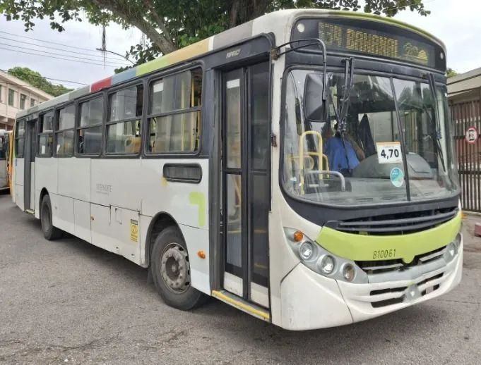 Mb 1721 2012/2012 40L $105.000,00