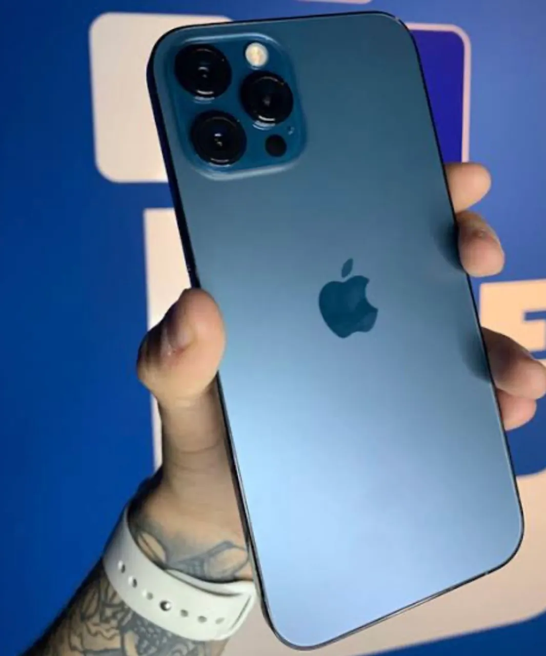 iPhone 12 Pro Max azul lindo