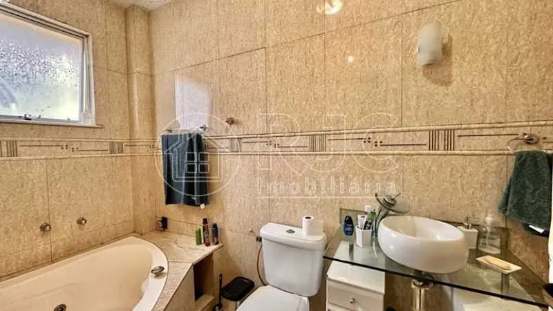 Casa de 252 metros quadrados no bairro Tijuca com 5 quartos - Foto 13