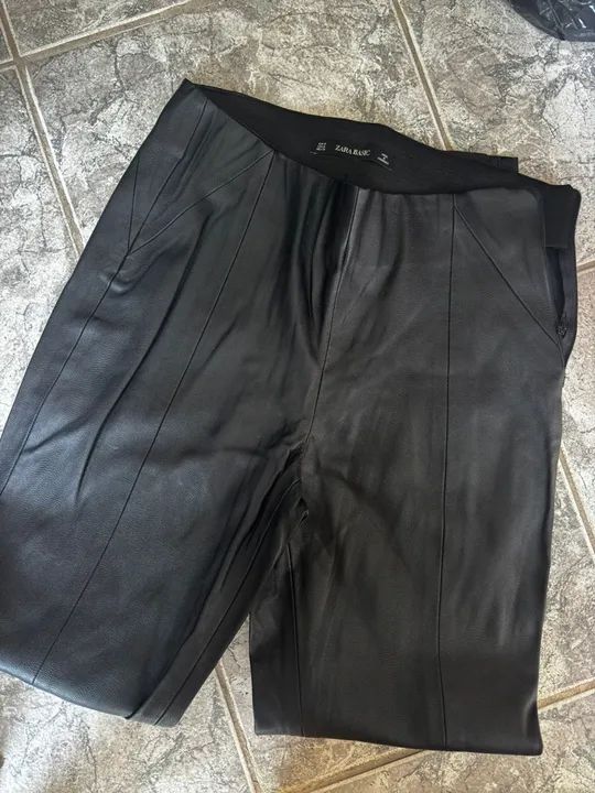 Lote de roupas usadas - ZARA, HERING, FARM, LEVIS - Foto 2
