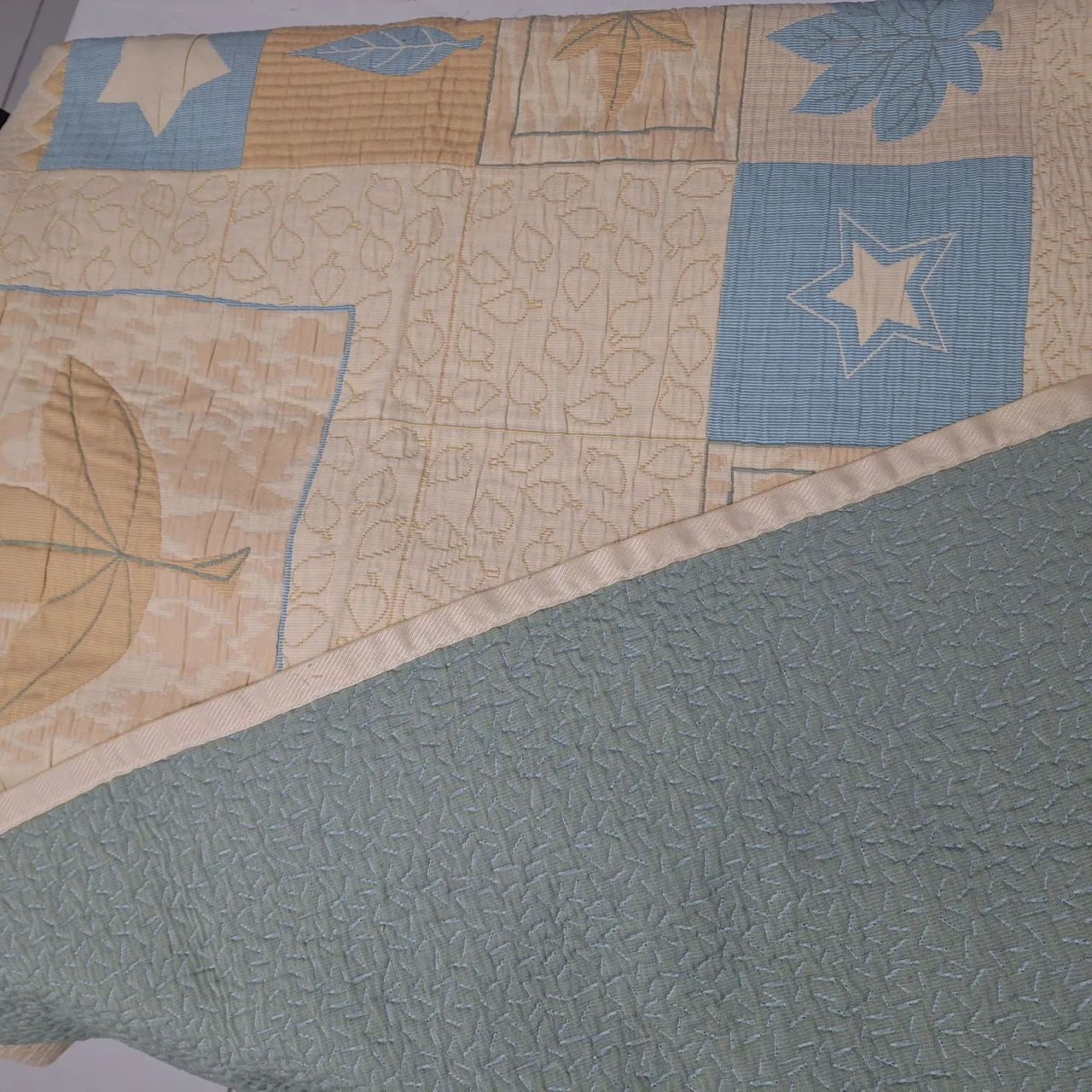 Jogo de Cama Casal King dupla face - Estampado Folhas e Estrela