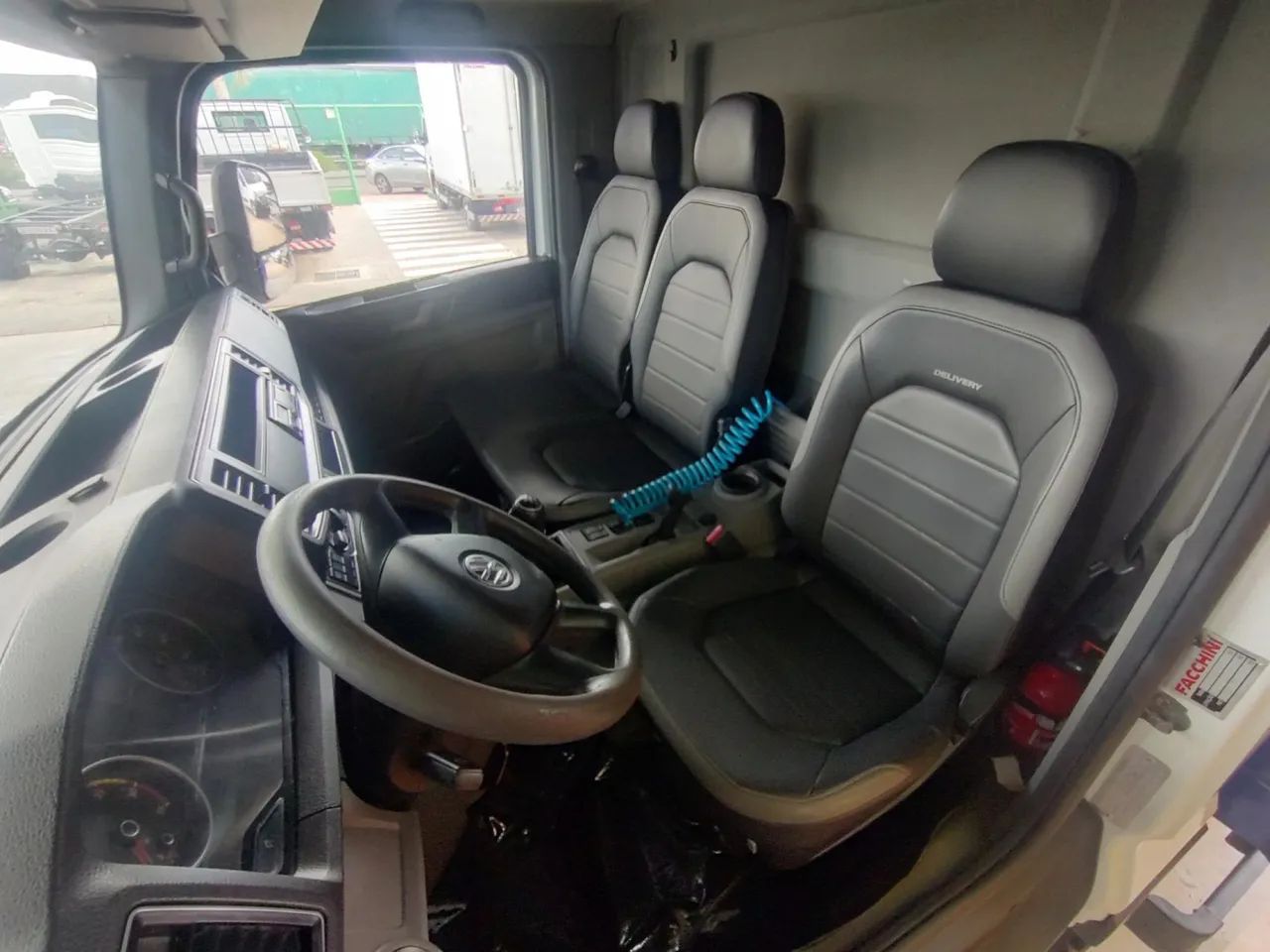 Volkswagen 13.180 2021 - Foto 11