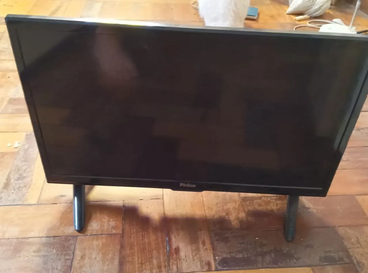 TV Philco 20" (tela quebrada)