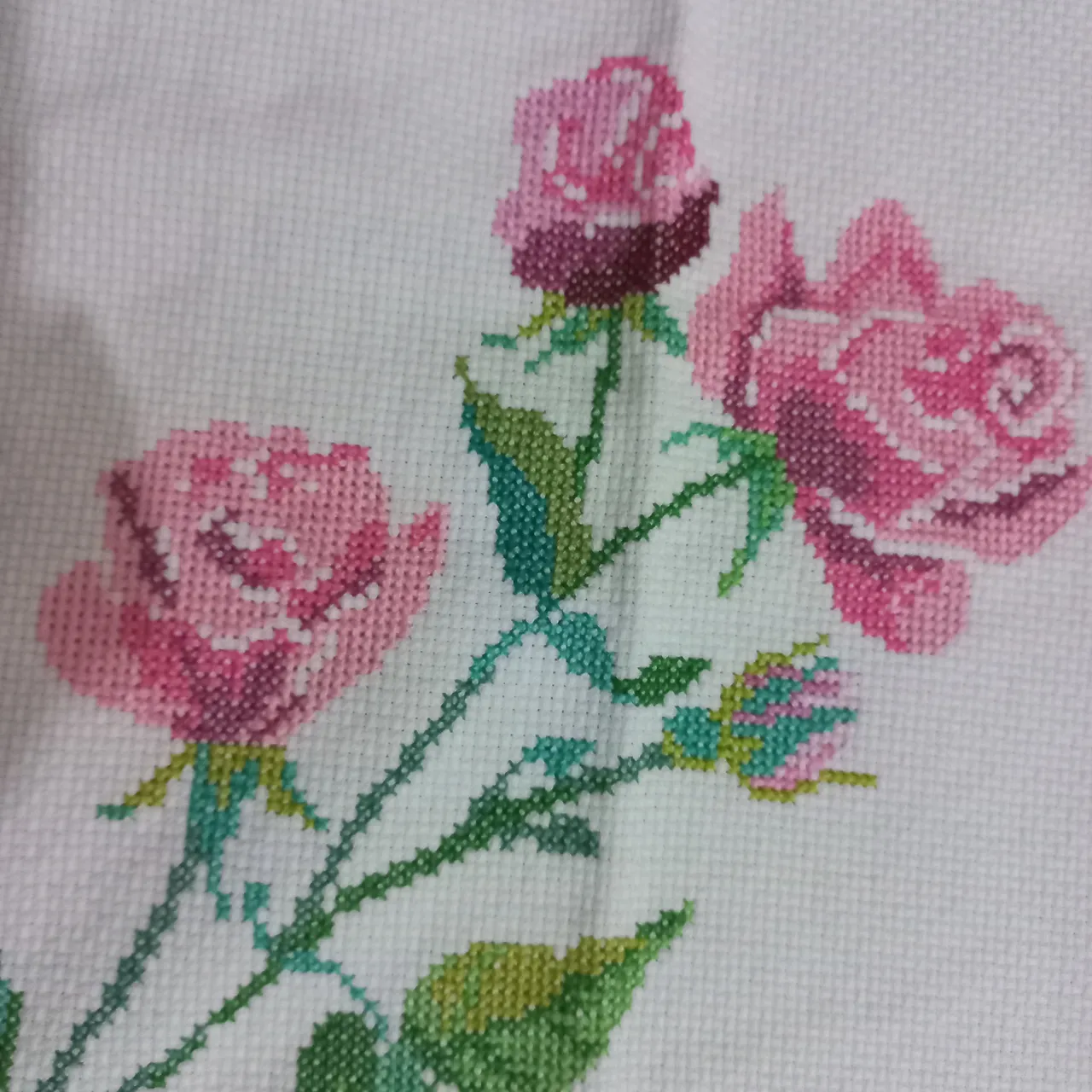 Toalha de Mesa com Flores em ponto cruz ?58cmX58cm)