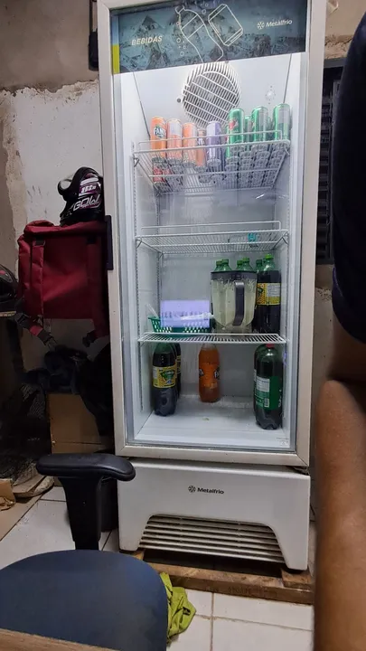 Freezer Expositor de Bebidas 403 Litros Metalfrio Semi-Novo