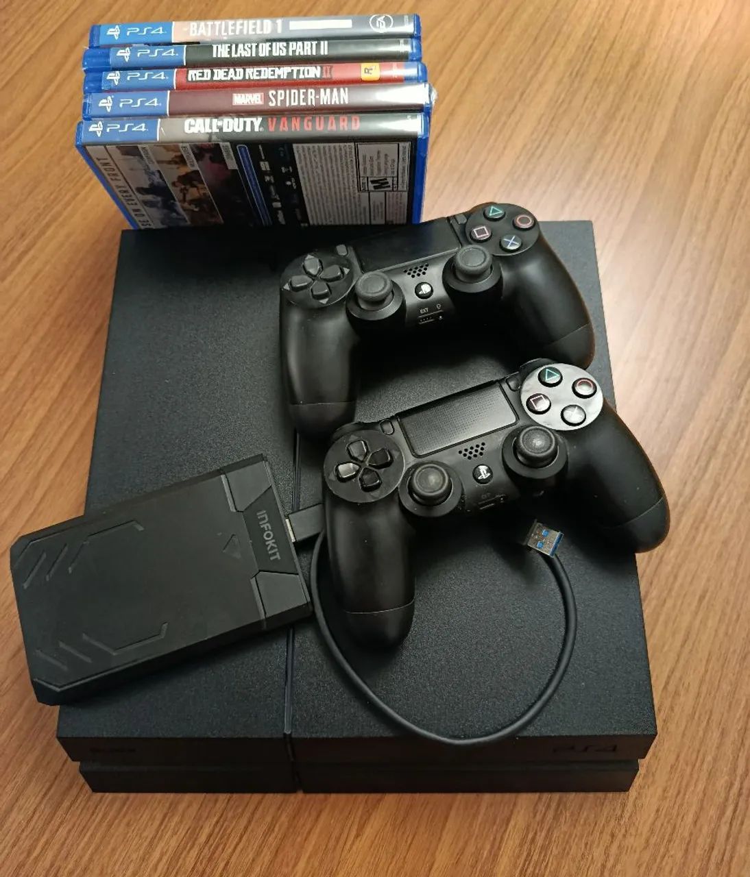 Playstation 4 FAT (PS4 FAT) + 2 Controles + 5 Jogos + HD externo de 500GB. (Usado). - Foto 2