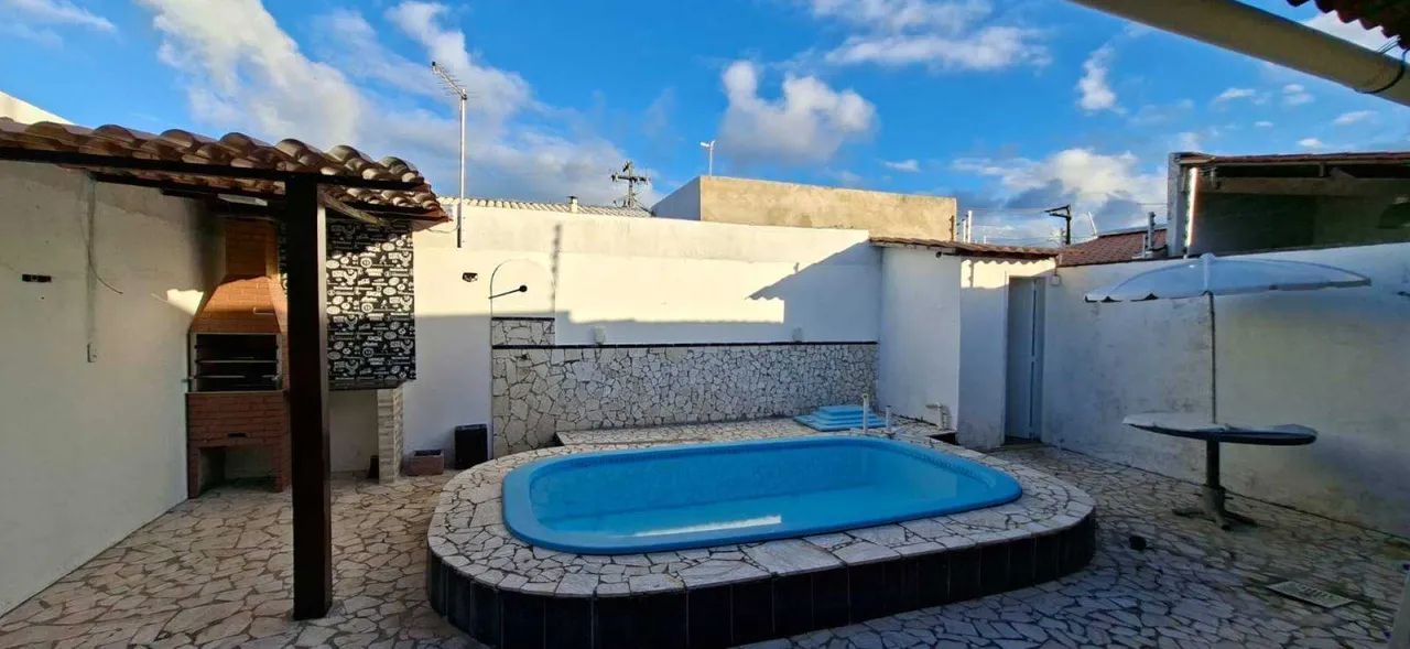 CASA EM RUA PÚBLICA NA ARUANA [4837]