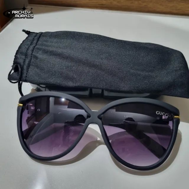 Óculos de Sol Gucci - Lente Roxa e Detalhes Dourados