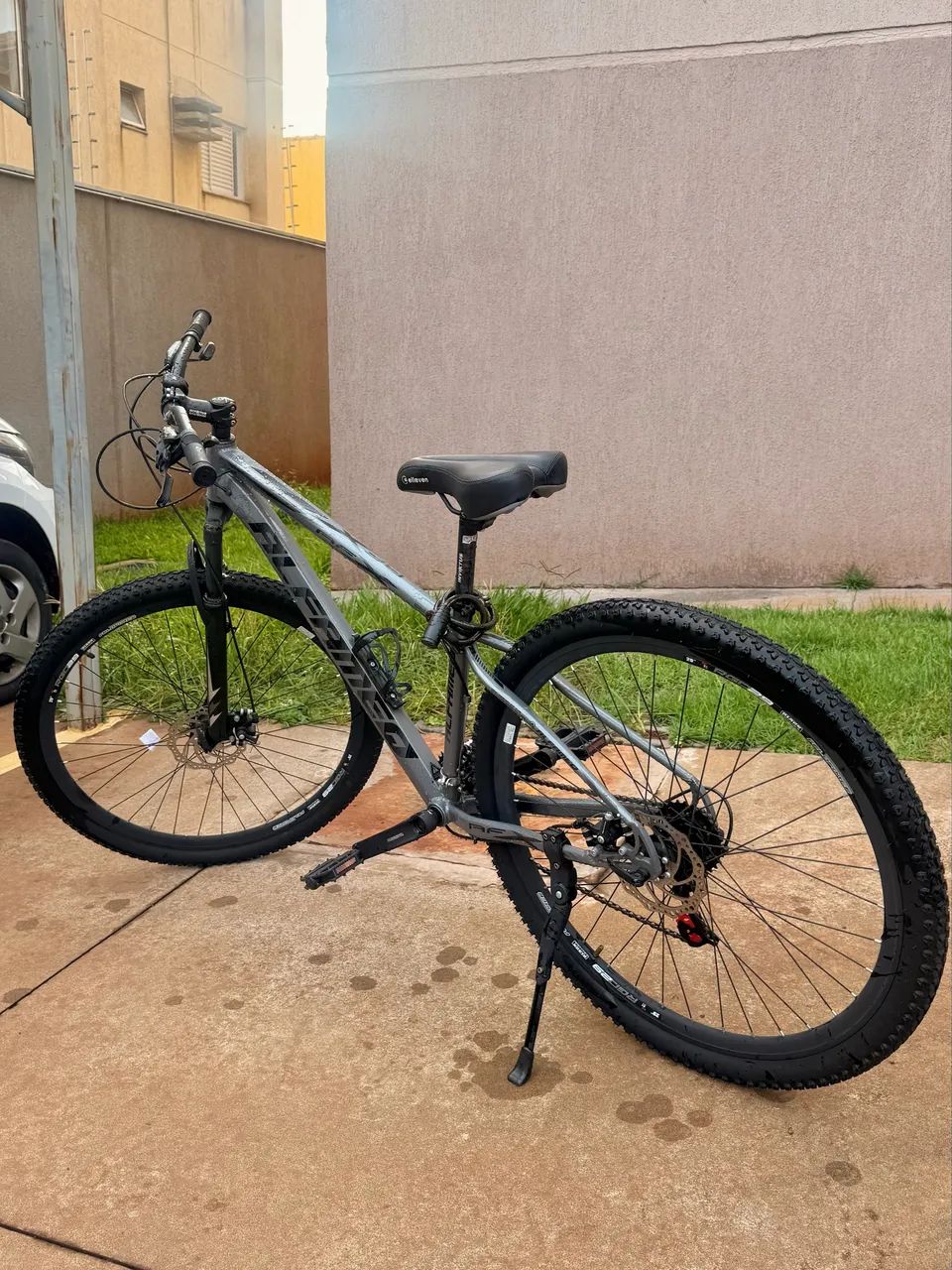 BICICLETA MTB ARO 29 - ÓTIMO ESTADO - Foto 2