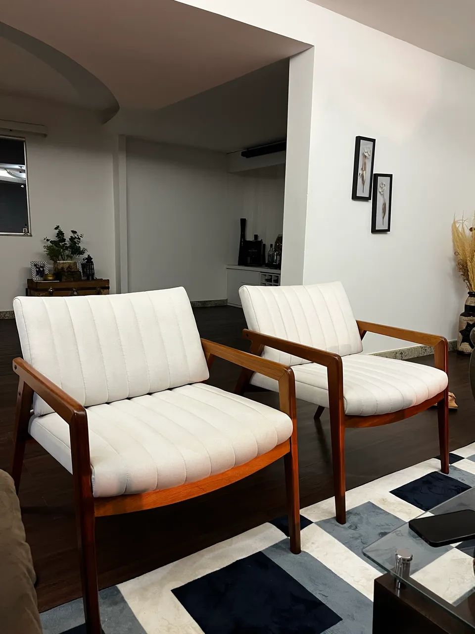 Conjunto de poltronas em madeira