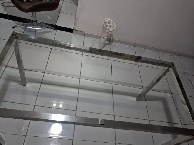 Mesa de jantar - tampo de vidro trabalhado e base em inox. - Foto 2