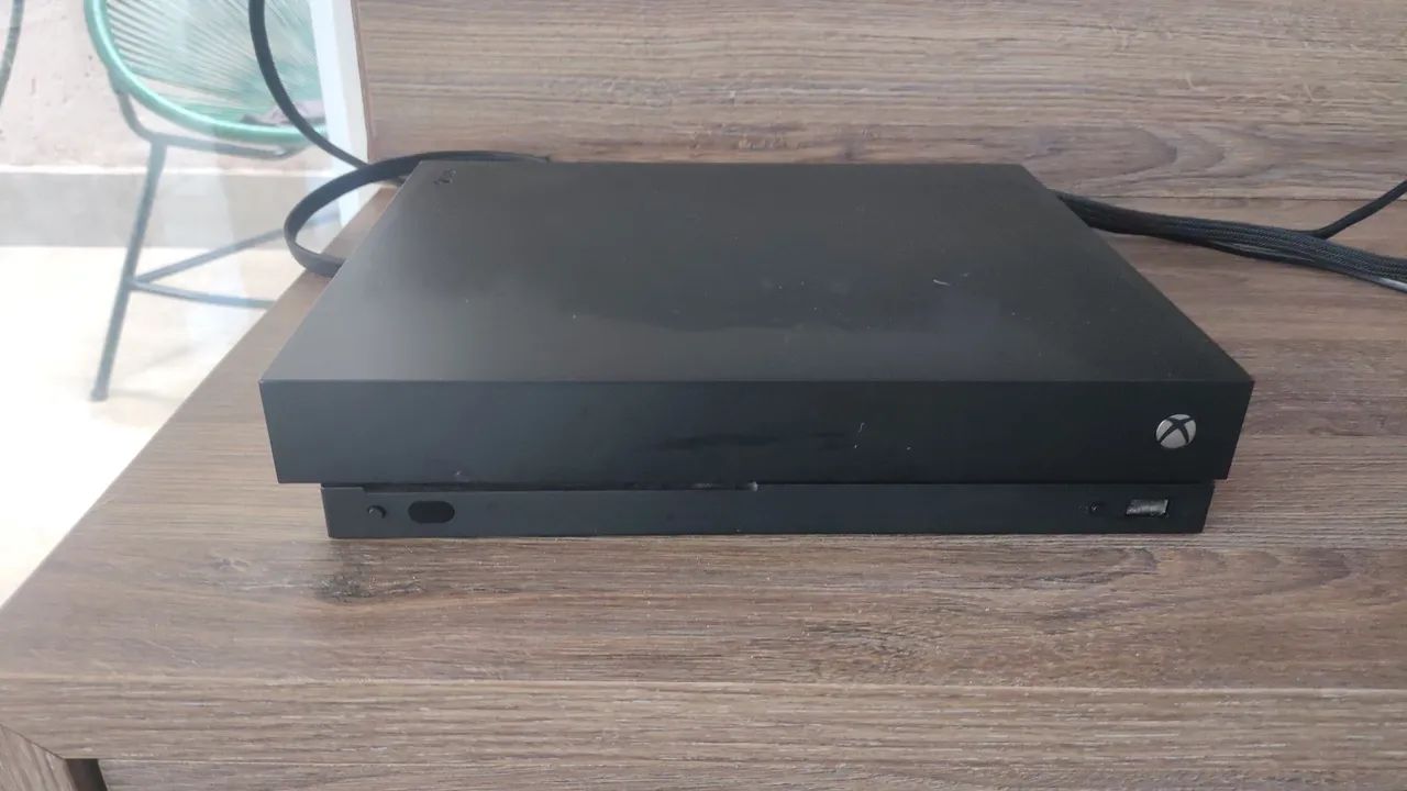 Xbox one X 1 TB - Foto 2
