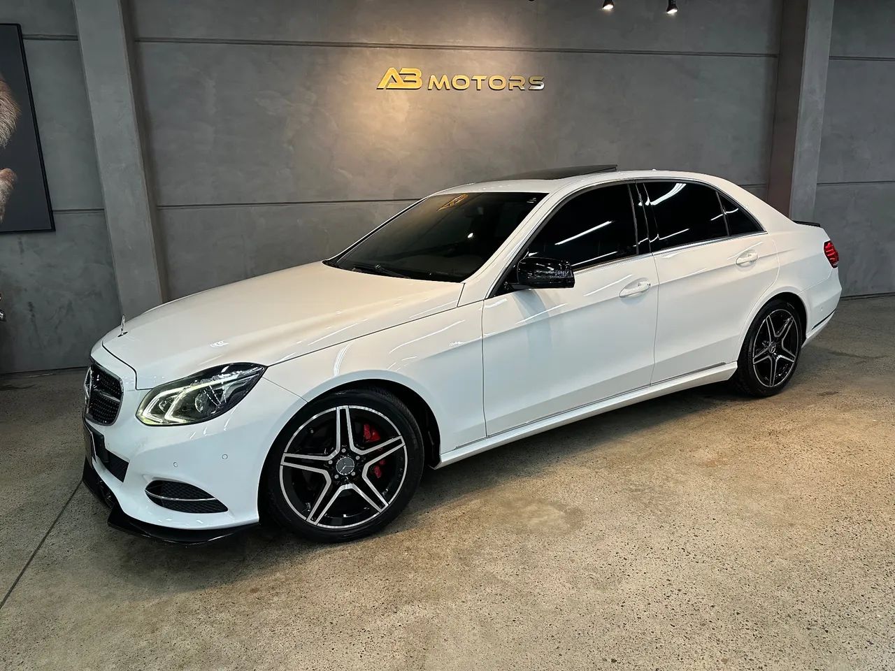 Mercedes-Benz E-250 E-250 CGI AVANTGARDE 2.0 TB 211CV AUT. 2014