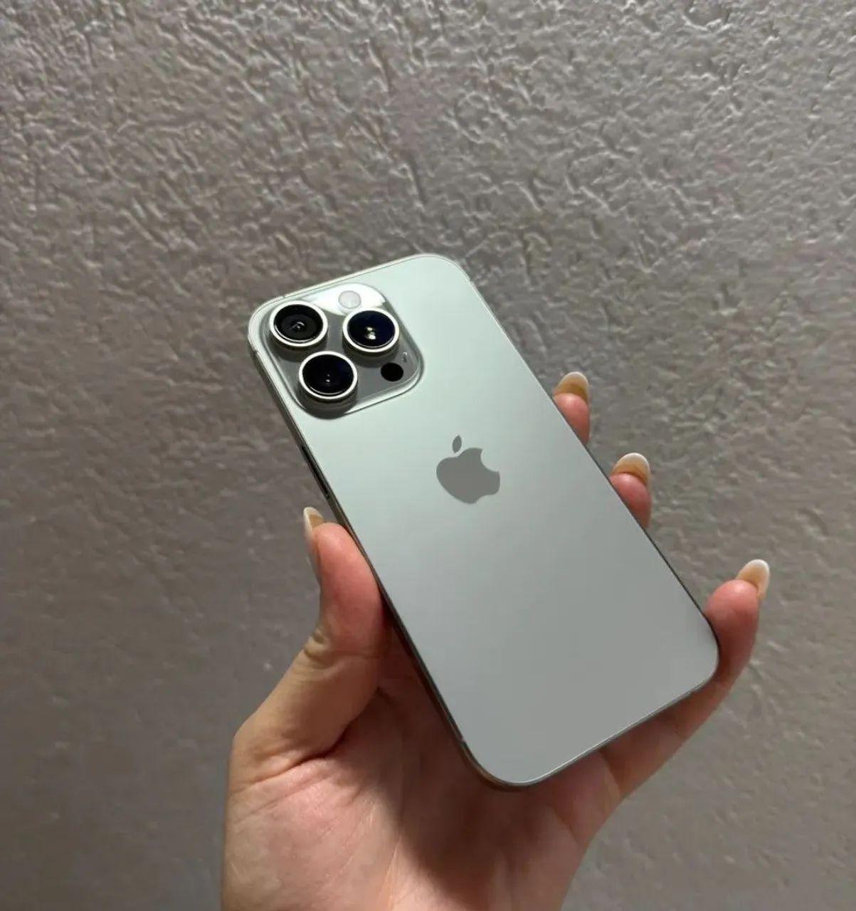 iPhone 16 Pro 128GB Titanium Cinza EXCELENTE CUSTO BENEFÍCIO 