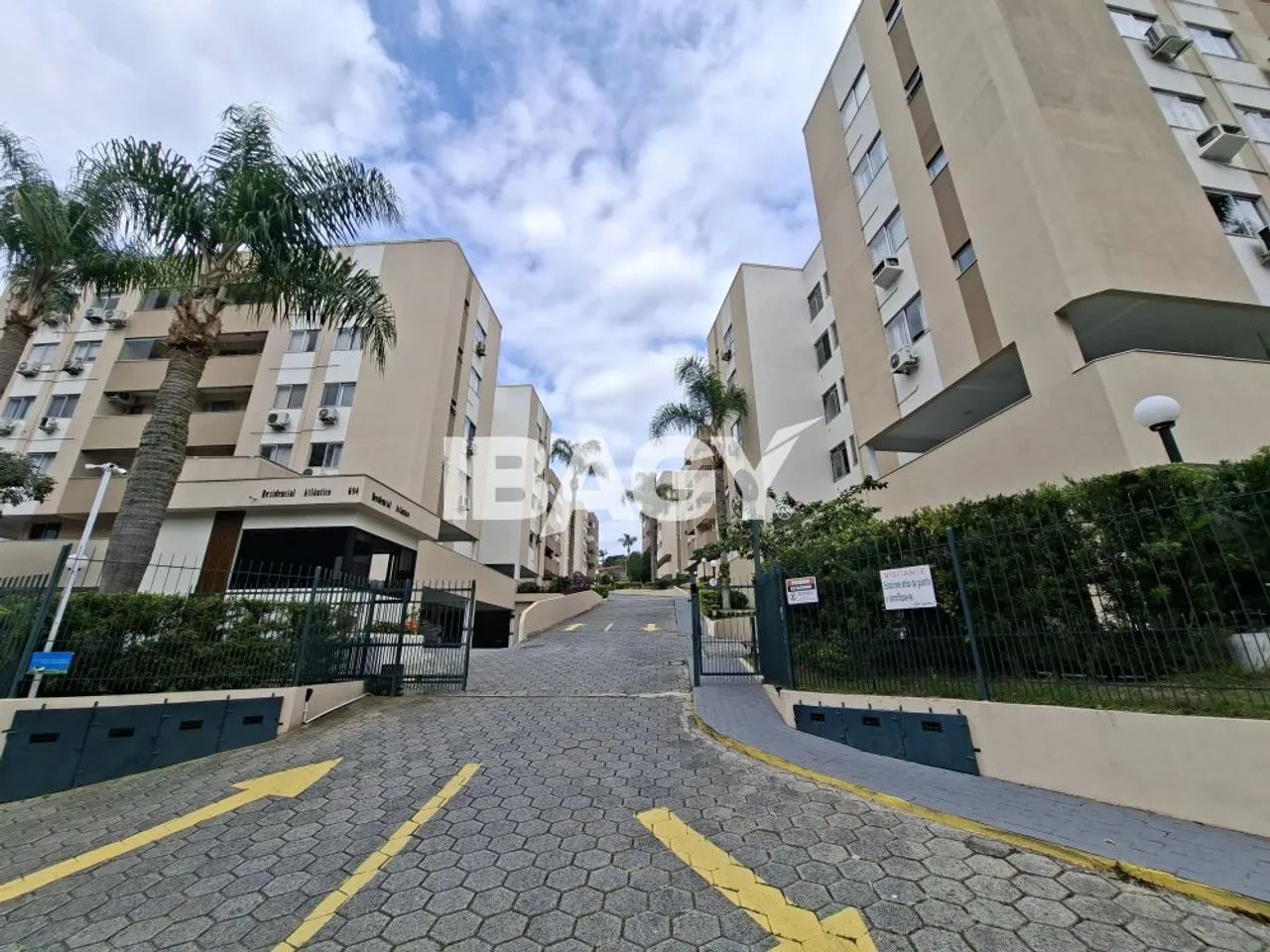Excelente Apartamento 3 dormitório(s) em Carvoeira - Florianópolis