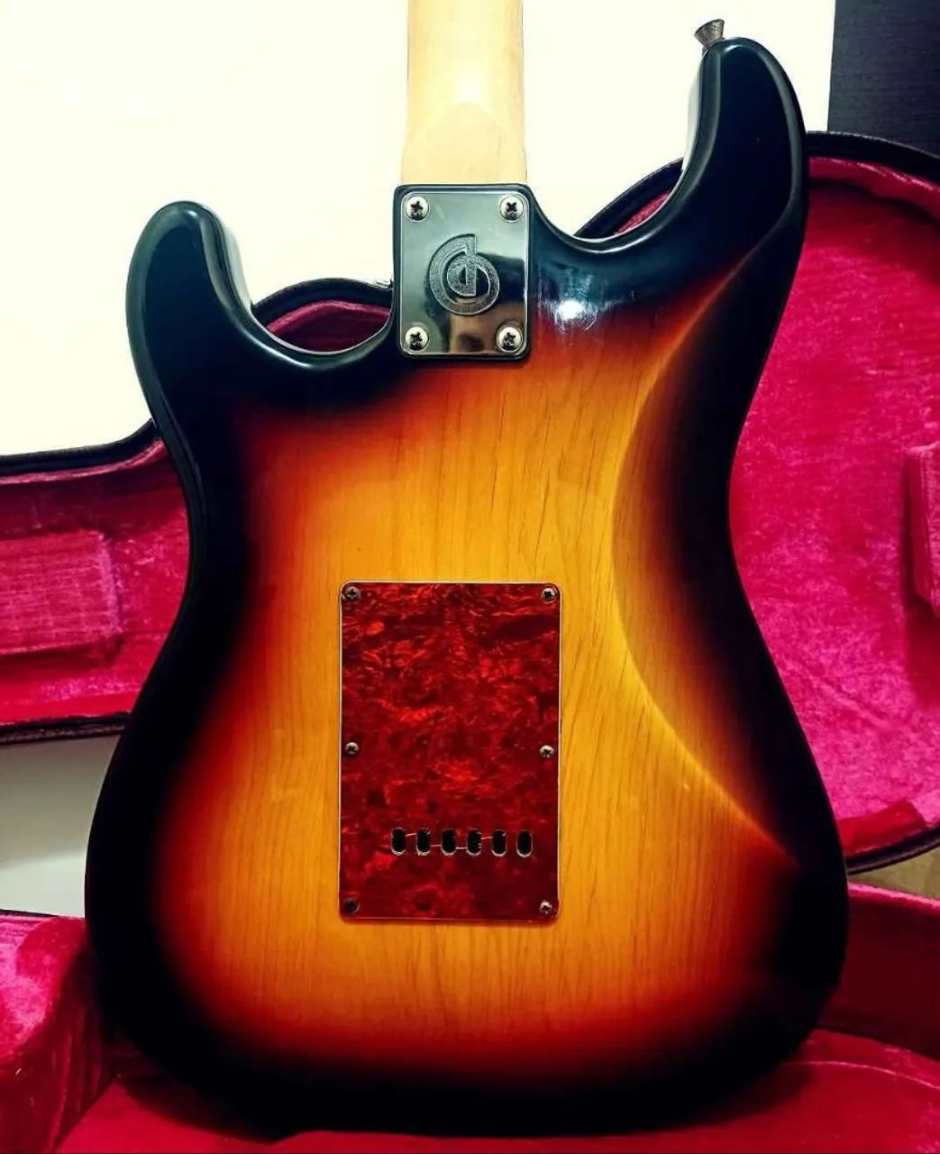 Giannini Sonic X Series 2012 Sunburst - Instrumentos musicais