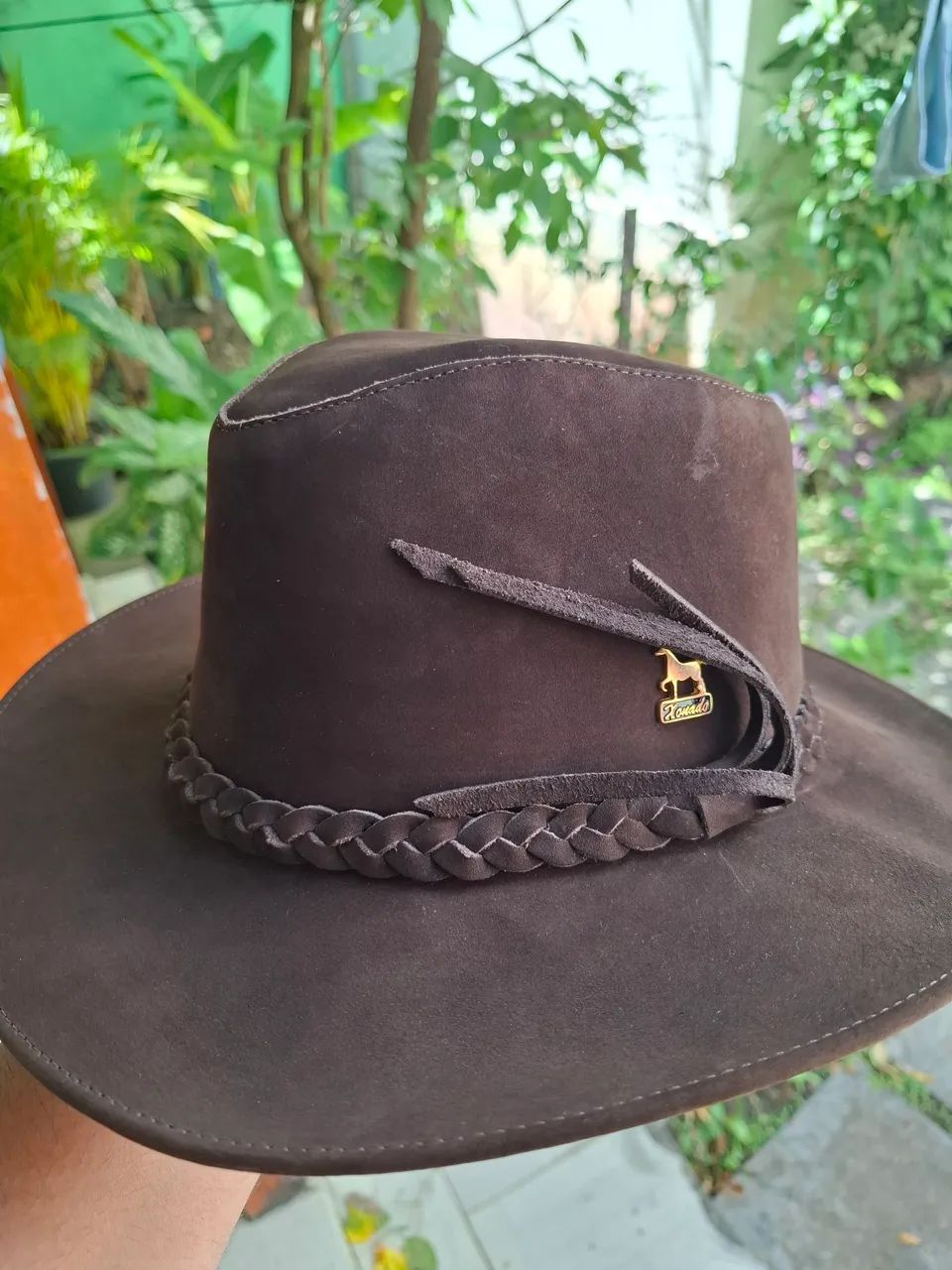 Chapéu de couro.