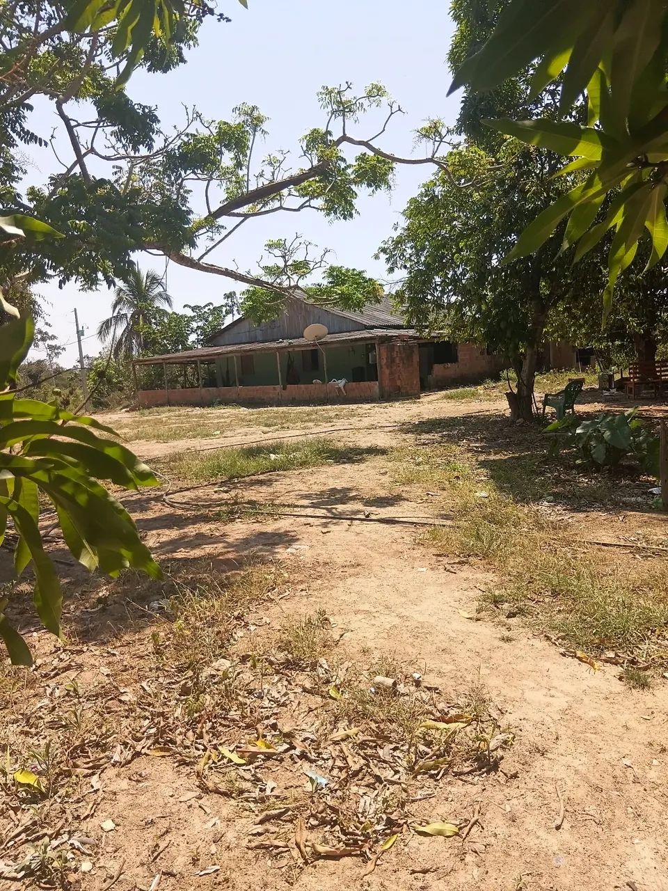 Vendo uma chácara com 6 e quitarem de terra  já formado
