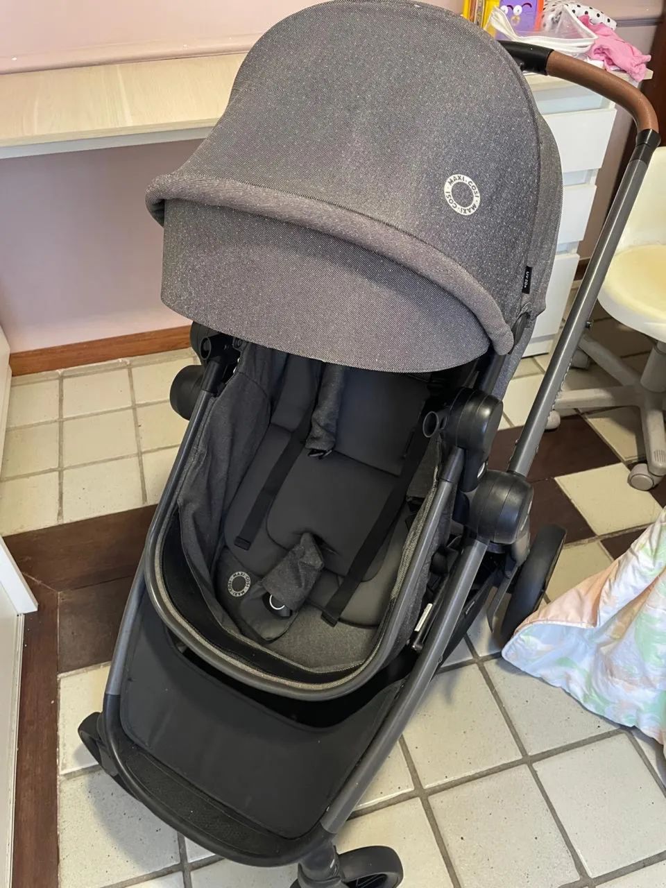 Vendo carrinho de bebê Maxi-Cosi Anna 2 - Foto 4