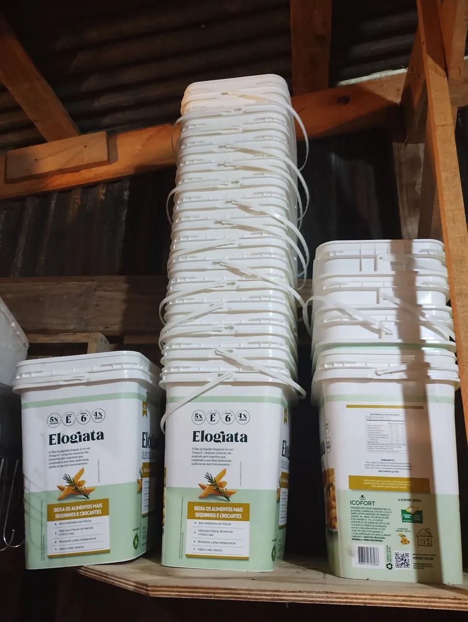 Vendo baldes de plástico de 15,8L