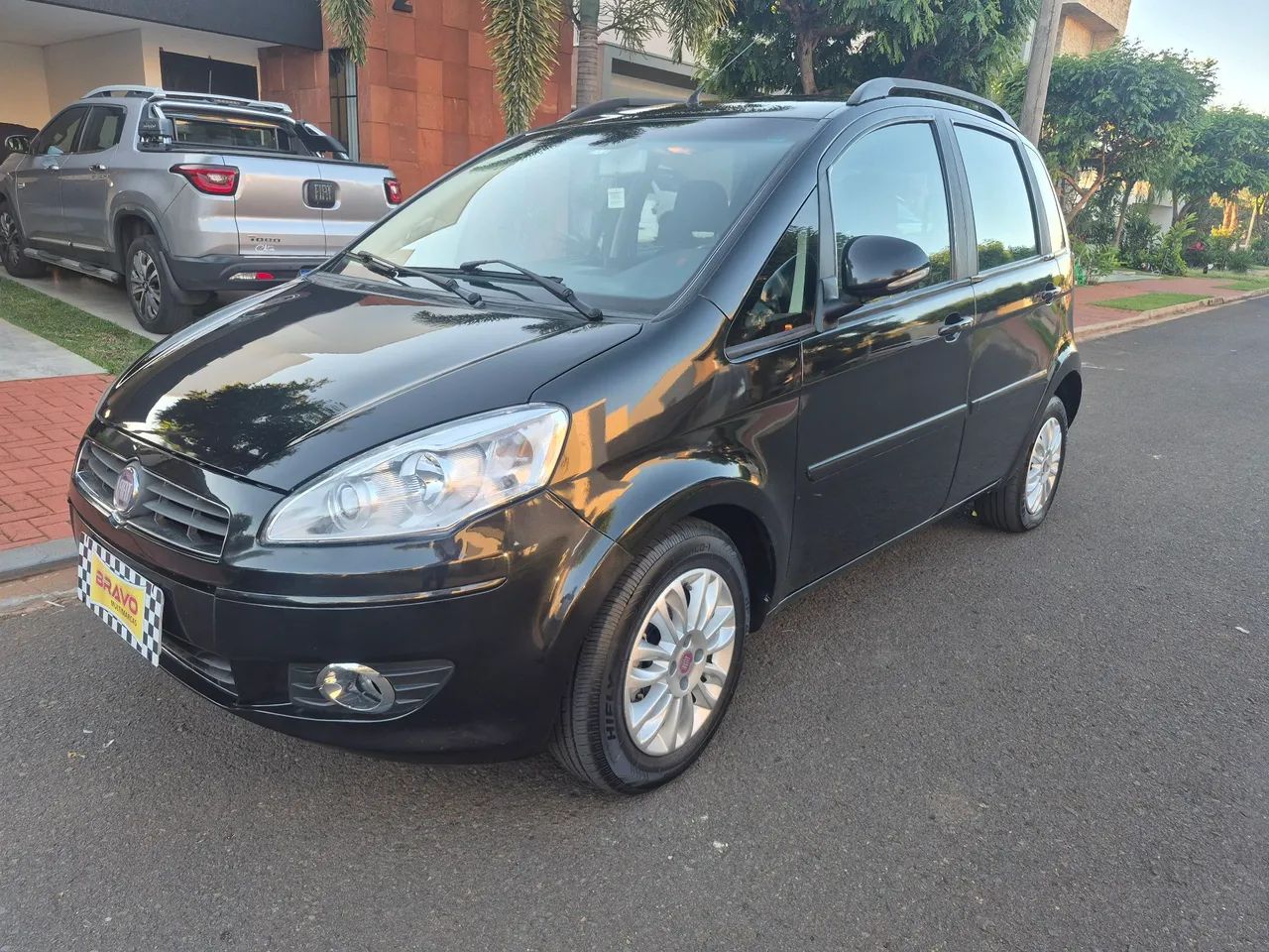 Fiat Idea Attractive 1.4 Fire Flex 8V 5P 2012