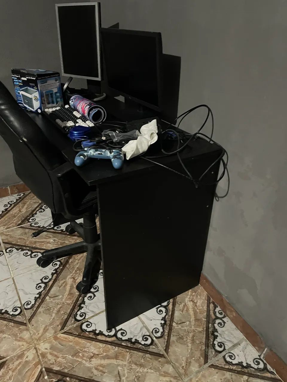 Vendo mesa de computador (comprei outra nova) - Foto 2