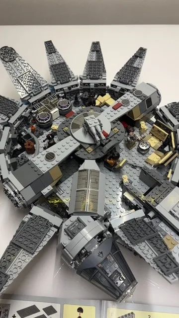 Millennium Falcon 1381 peças Montada Usada-Não é LEGO 75105 - Foto 4