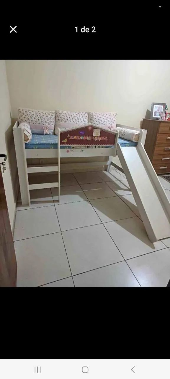 Cama, criança, casinha.