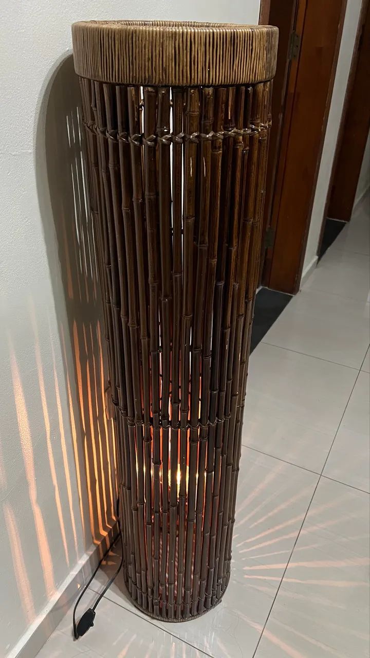 Abajur de chão De bambu  - Foto 2