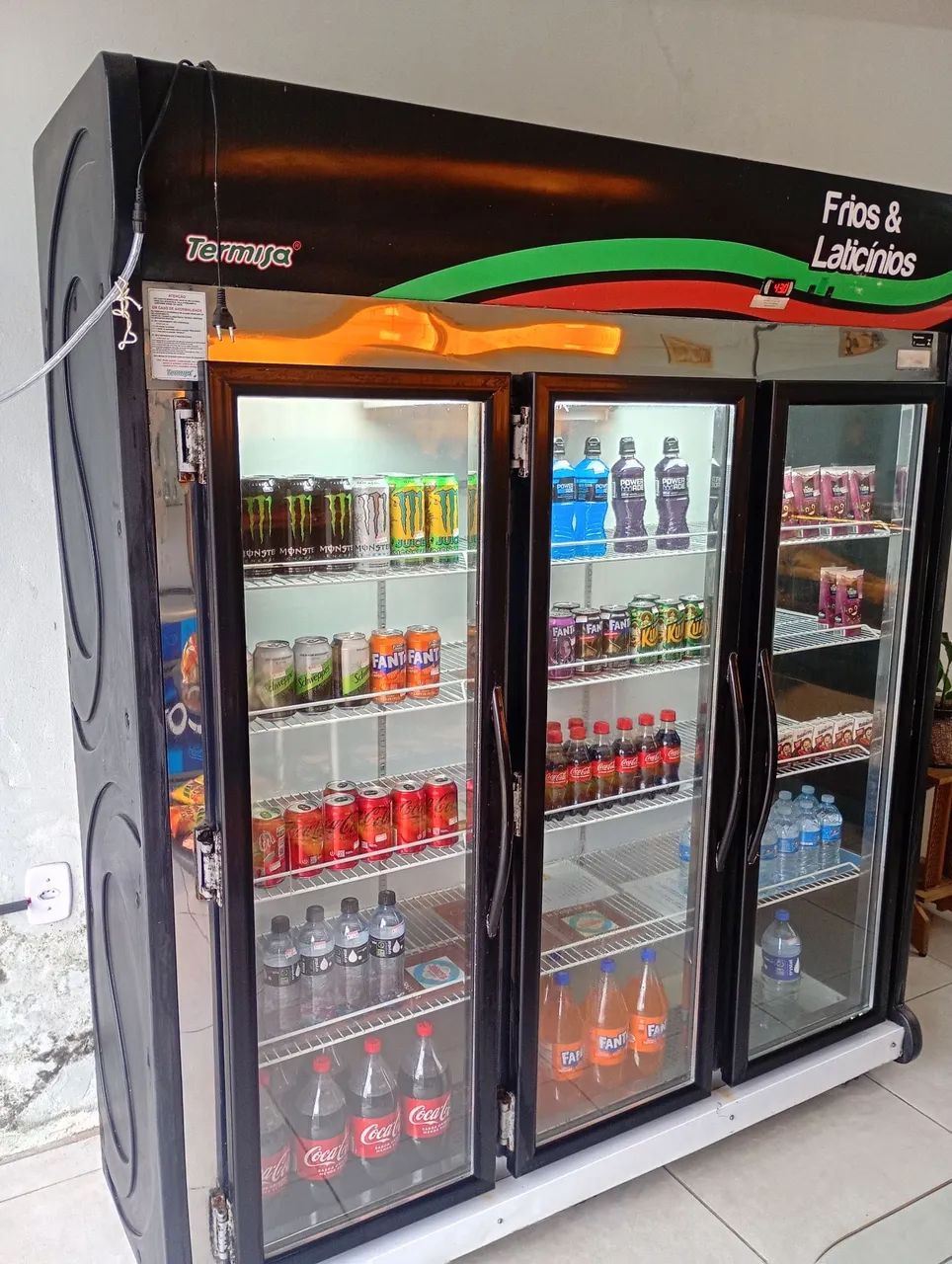 Expositor refrigerado 3 portas 