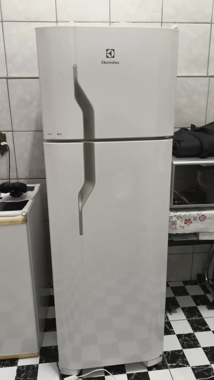 Geladeira DC35A muito conservada 