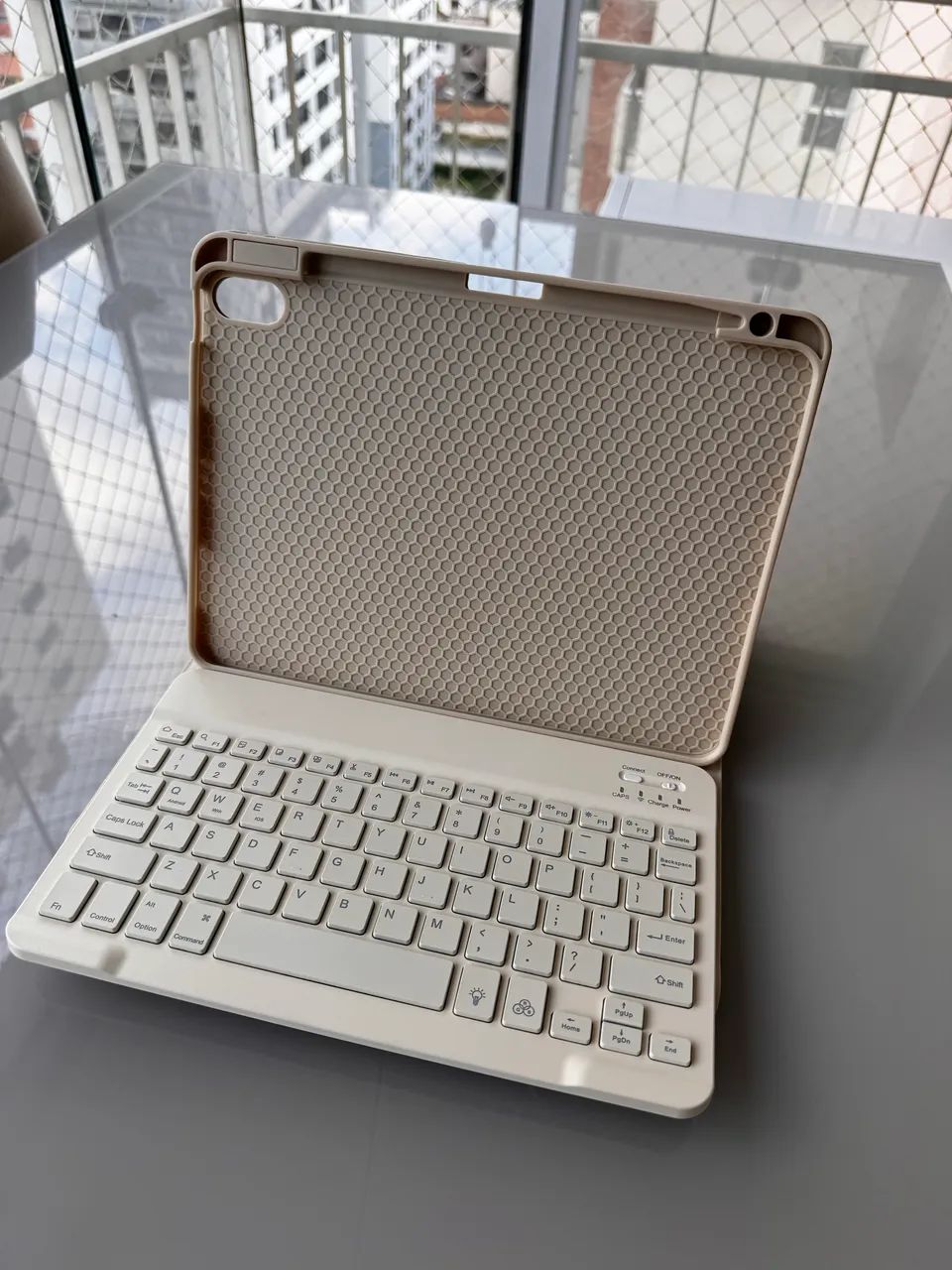 Capa para ipad/tablet com teclado 