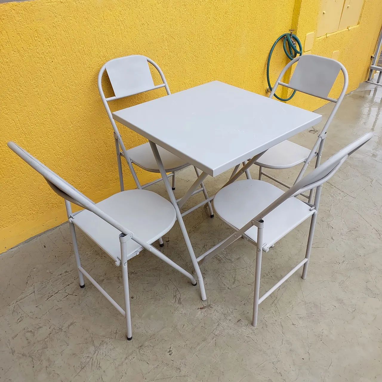 Mesa em aço 4 cadeiras dobrável  - Foto 3