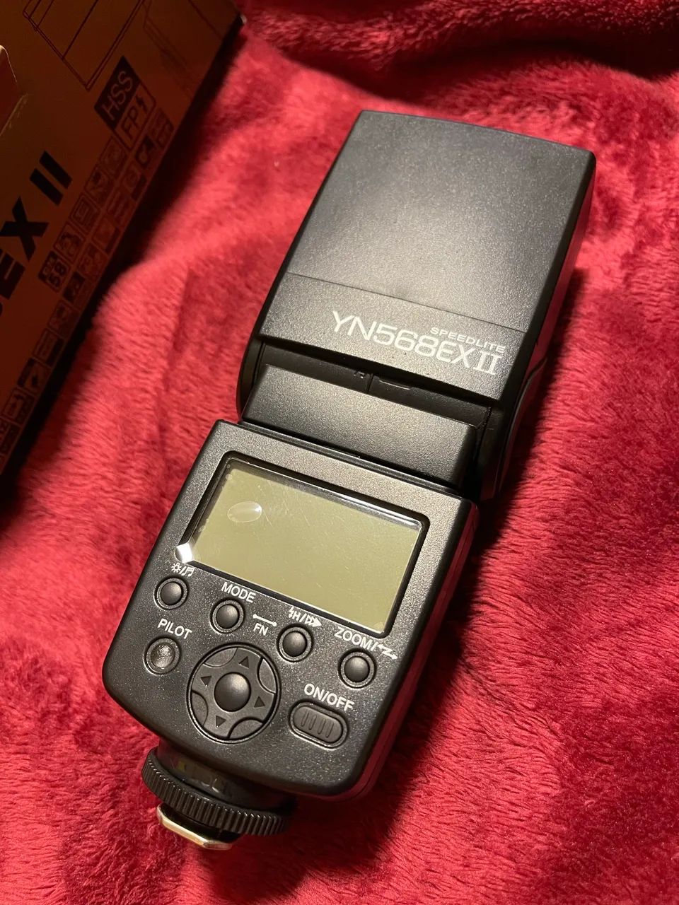 Flash Yongnuo Speedlite p/ Câmera Canon TTL - YN568EX II
