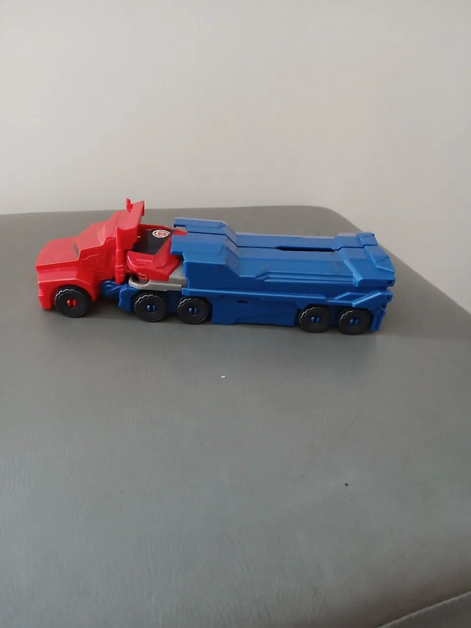 Transformes. Boneco - Foto 3