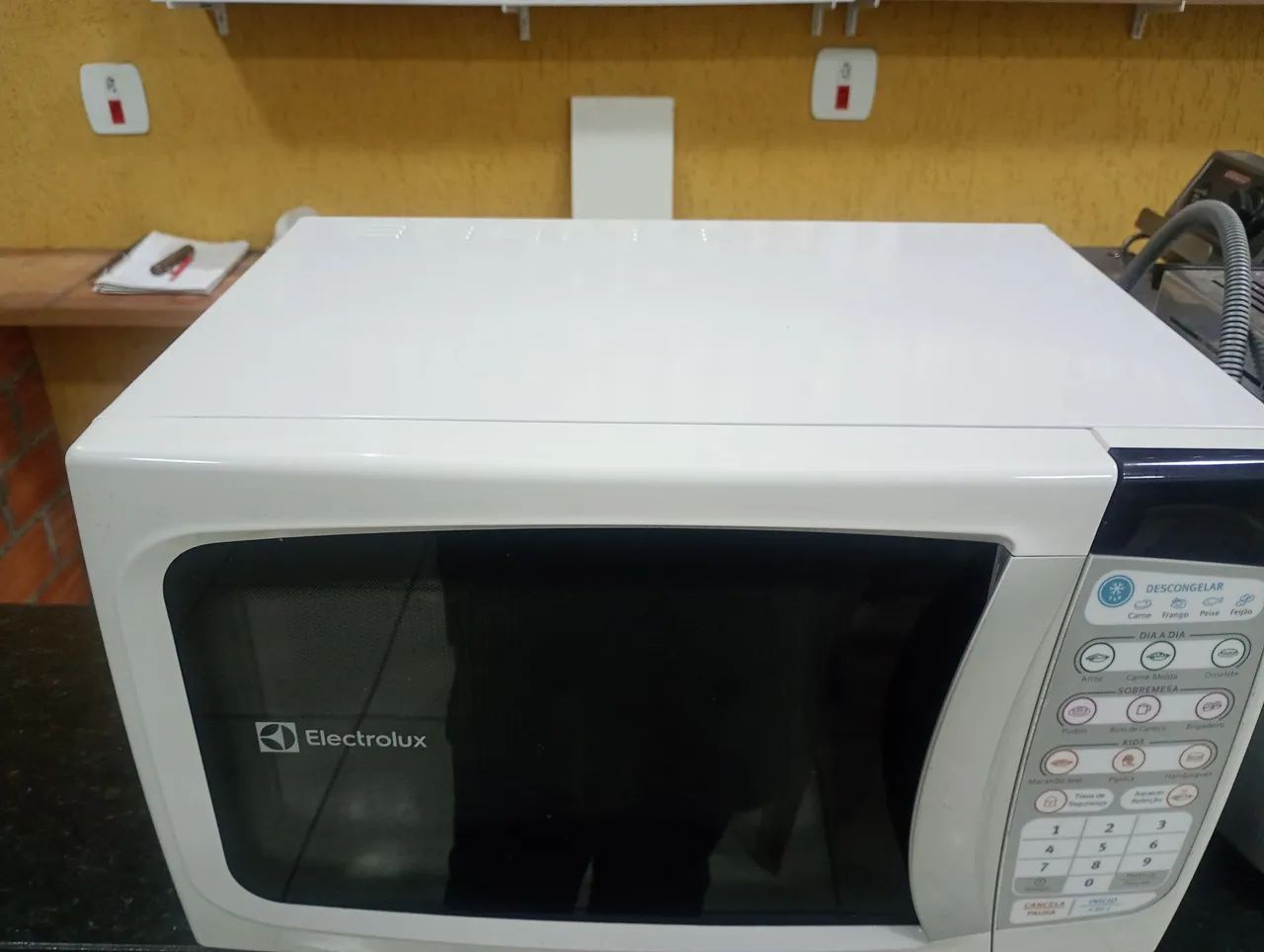 Microondas Eletrolux MTD30 30 litros 