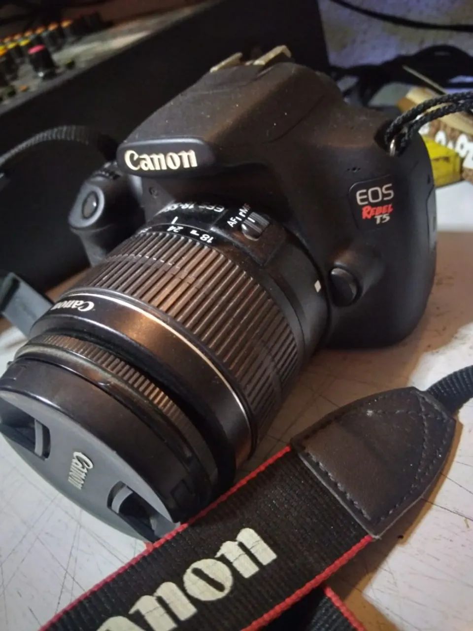 Câmera DSLR Canon EOS Rebel T5