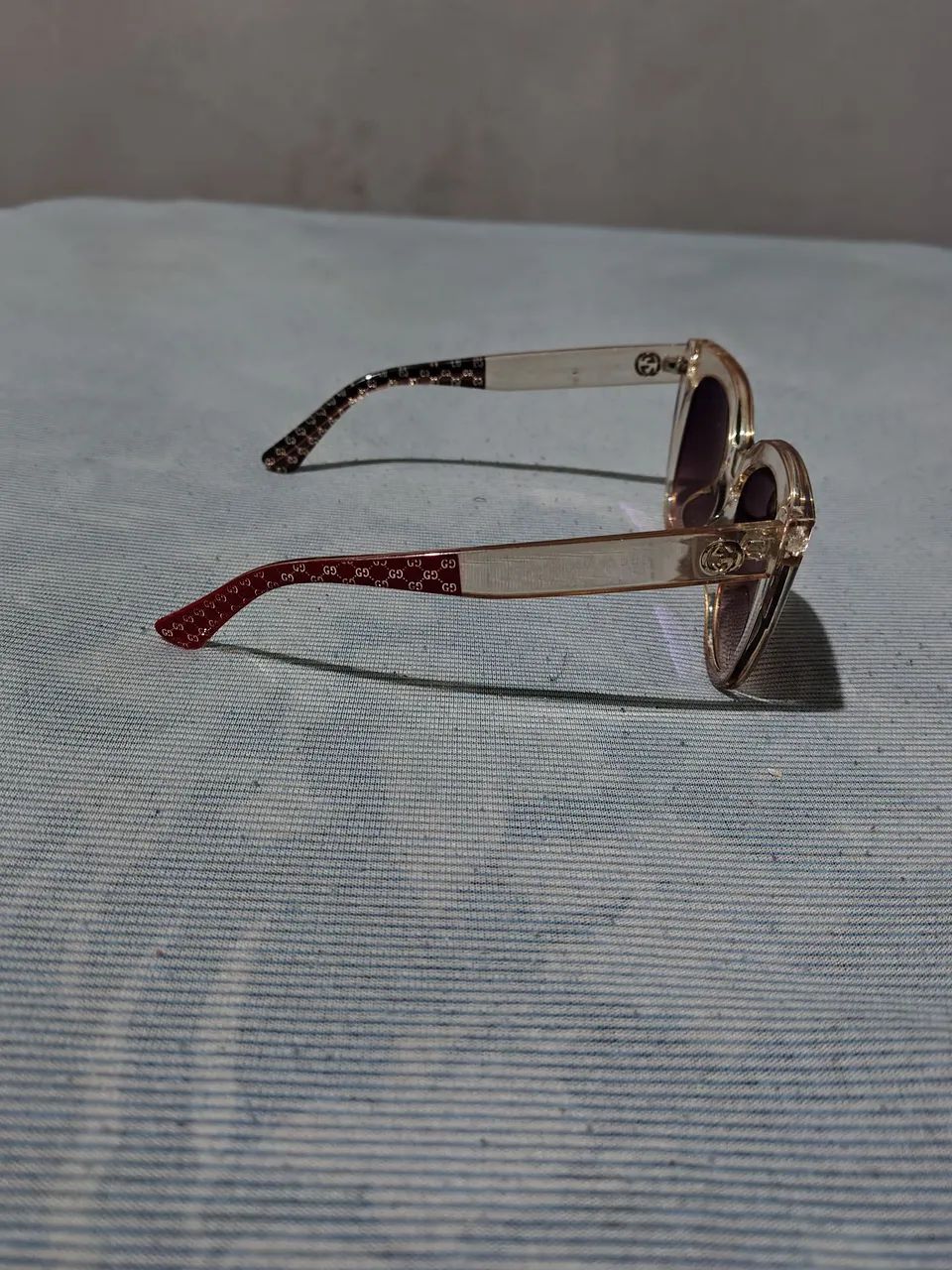 Vendo óculos feminino da Gucci original  - Foto 2