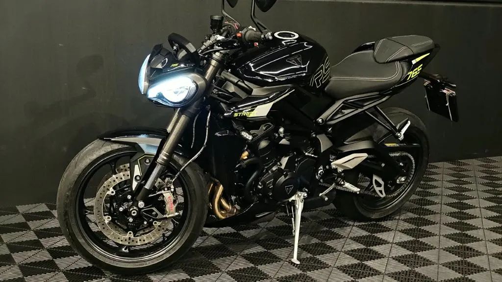 STREET TRIPLE 765 RS - Foto 4