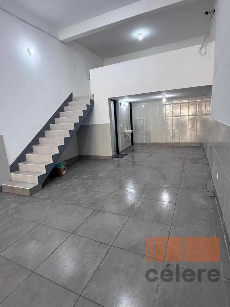 Galpão na mooca - 140m. - com mezanino -